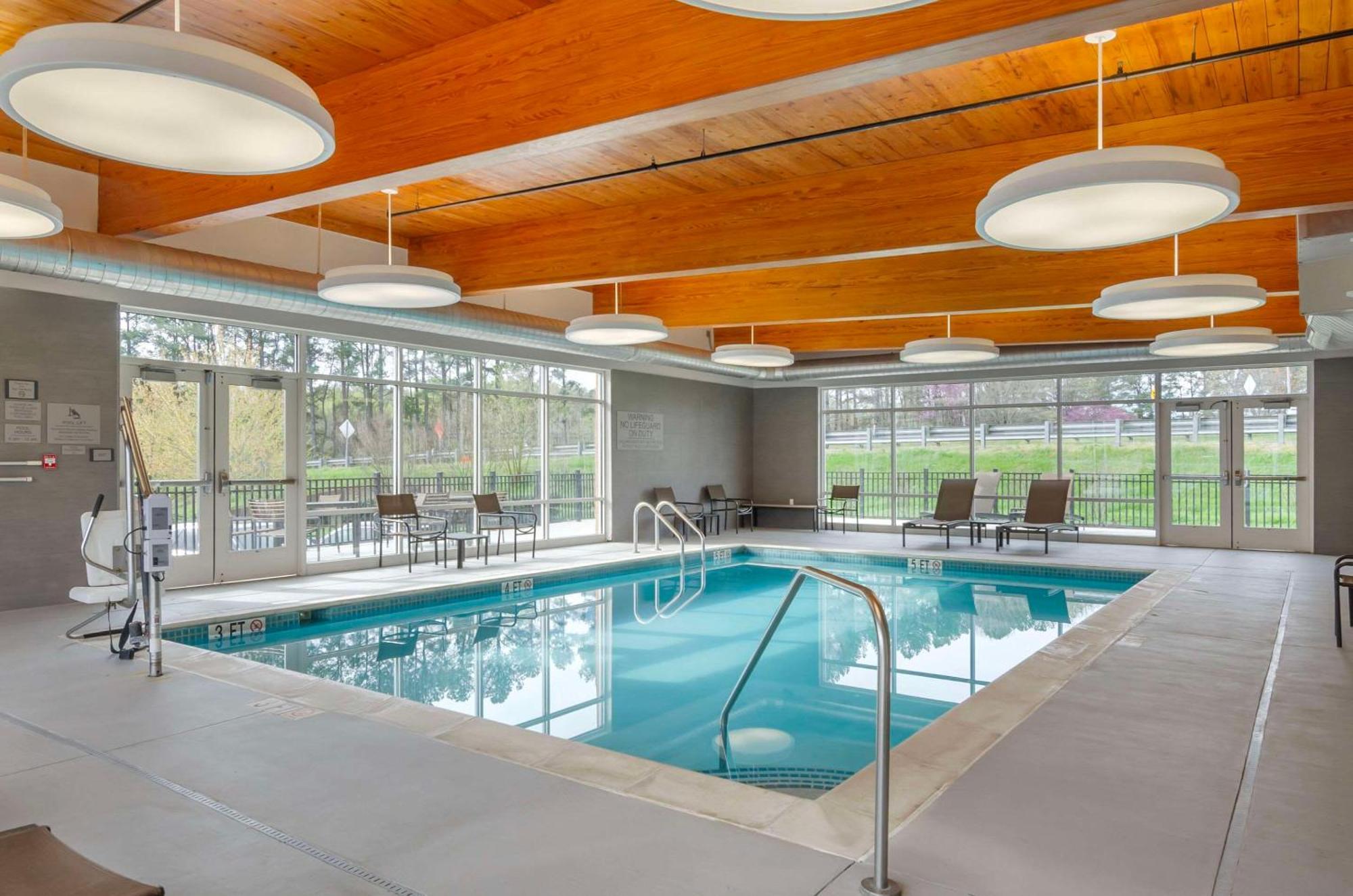 Country Inn & Suites By Radisson, Charlottesville-Uva, Va ภายนอก รูปภาพ