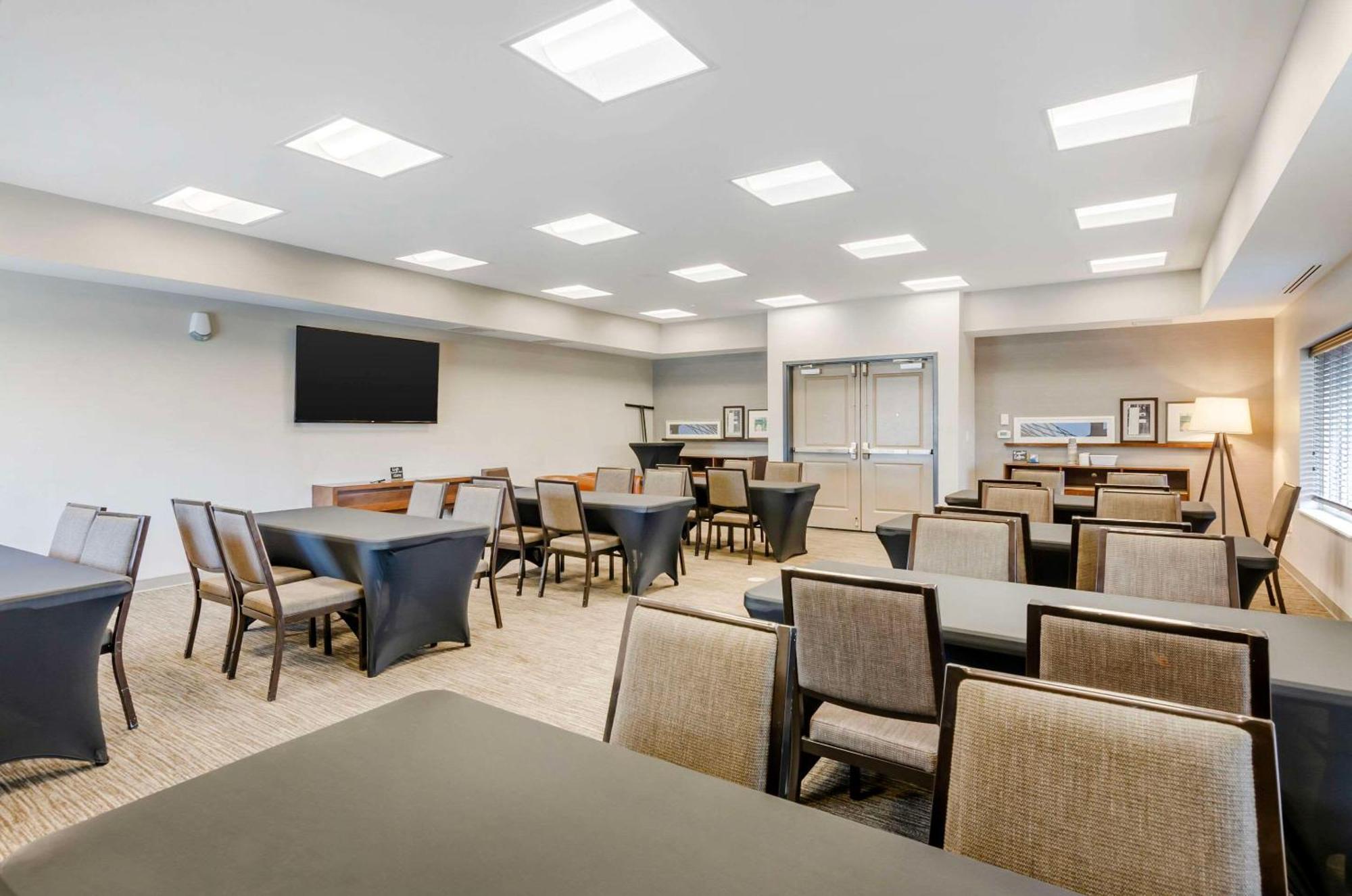 Country Inn & Suites By Radisson, Charlottesville-Uva, Va ภายนอก รูปภาพ